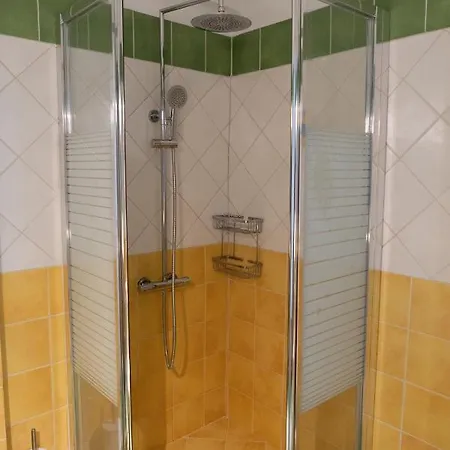 Almiri And Studio, Modern And Spacious