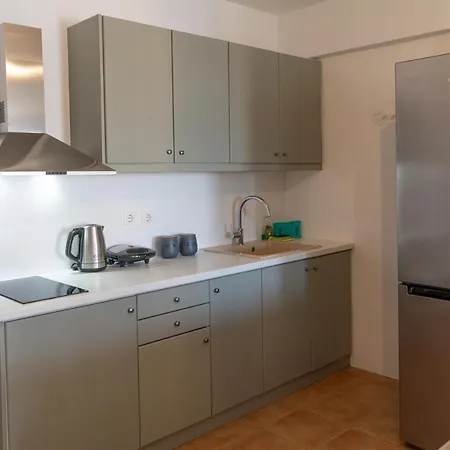 Апартаменты Almiri And Studio, Modern And Spacious Тинос