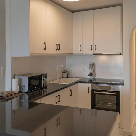 Апартаменты Almiri And Studio, Modern And Spacious