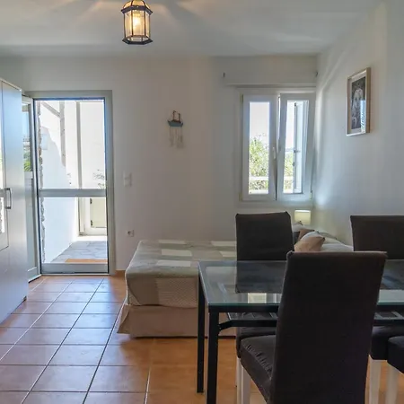 Almiri And Studio, Modern And Spacious Апартаменты