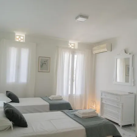 Апартаменты Almiri And Studio, Modern And Spacious Тинос