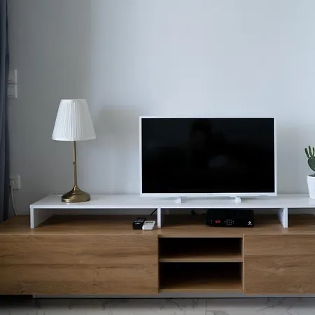 Апартаменты Almiri And Studio, Modern And Spacious