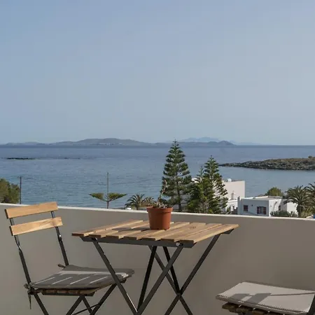 Almiri And Studio, Modern And Spacious *