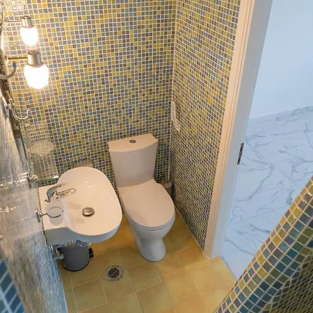 Almiri And Studio, Modern And Spacious *