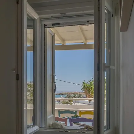 Almiri And Studio, Modern And Spacious Apartman