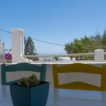 Almiri And Studio, Modern And Spacious Apartman *