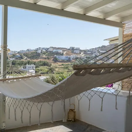 Almiri And Studio, Modern And Spacious