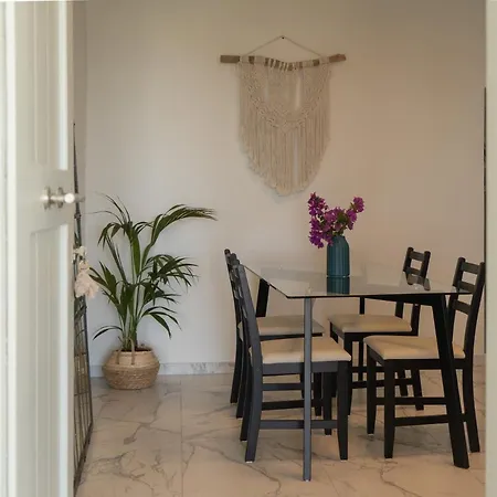 Apartman Almiri And Studio, Modern And Spacious