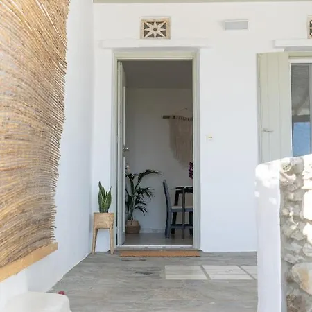 Almiri And Studio, Modern And Spacious *