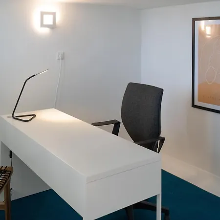 Almiri And Studio, Modern And Spacious Apartman